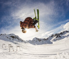 开云官网-王朝未落幕，勇士强势晋级，太阳陨落背后的战术与意志之争