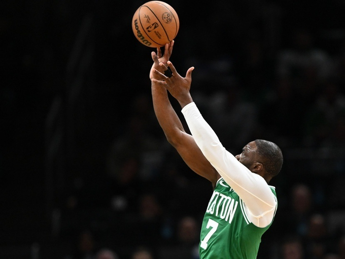 猛龙主场击败凯尔特人取得开门红