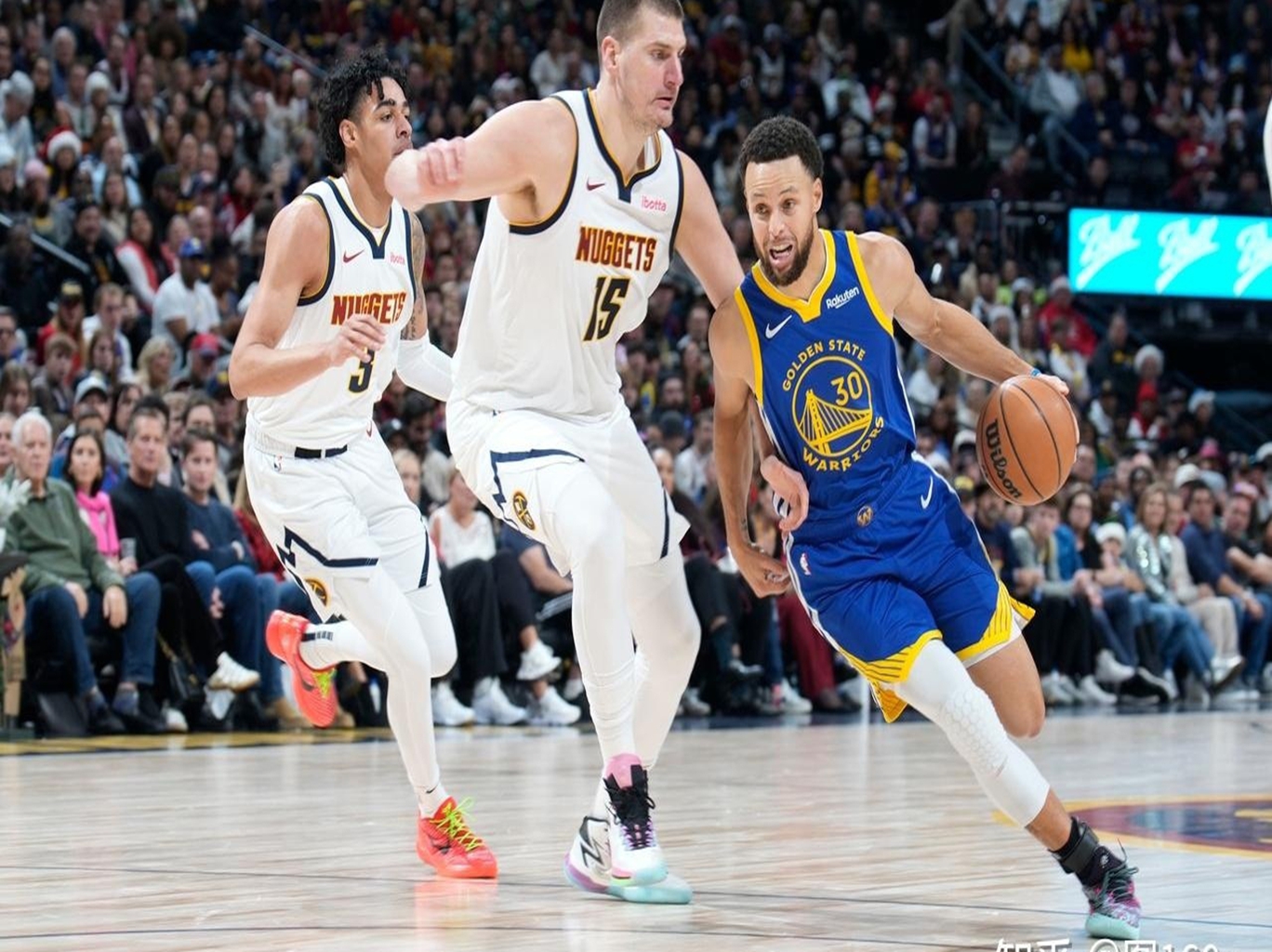 尼克斯碾压掘金，东契奇打破历史纪录