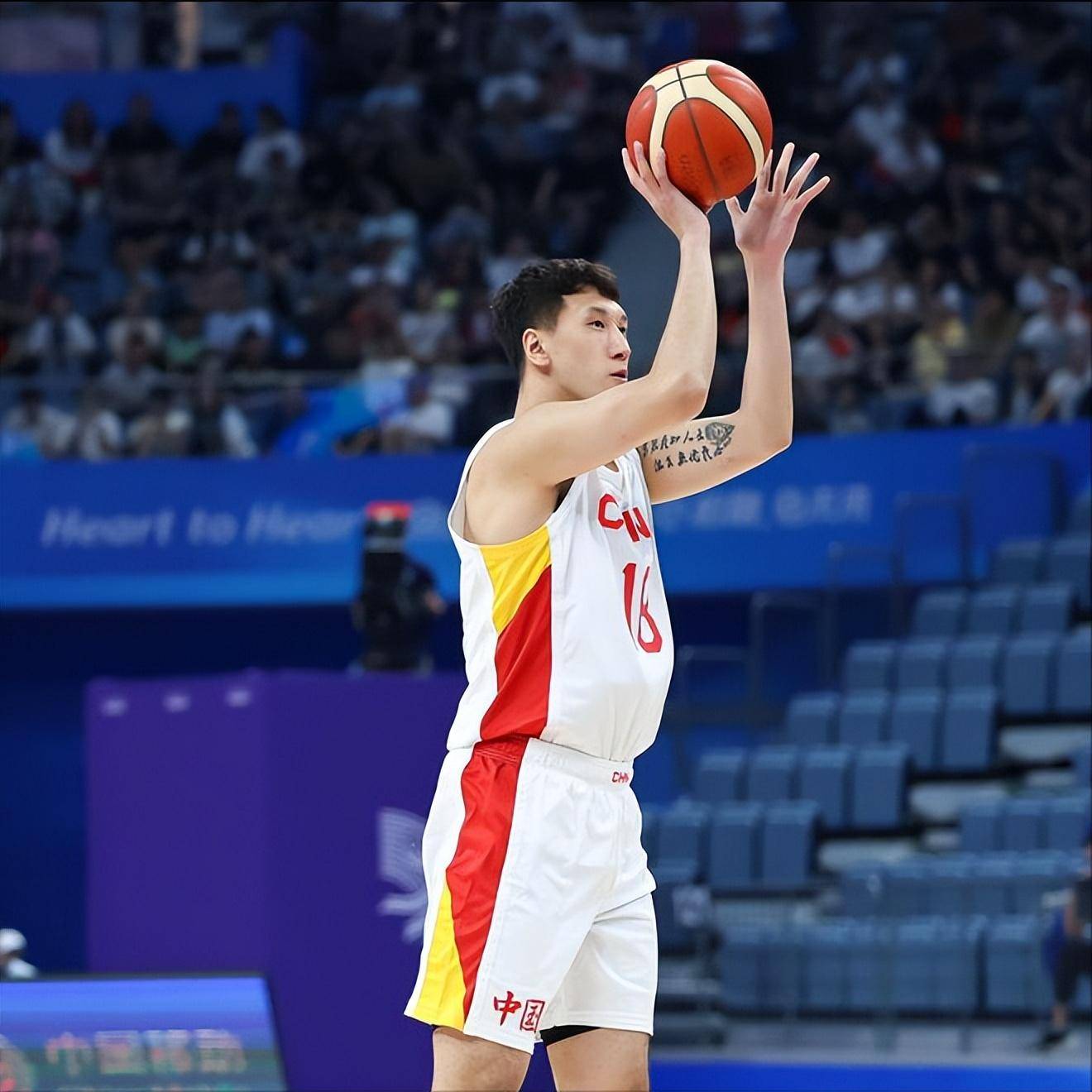 广东队在场上大展身手，斩获胜利