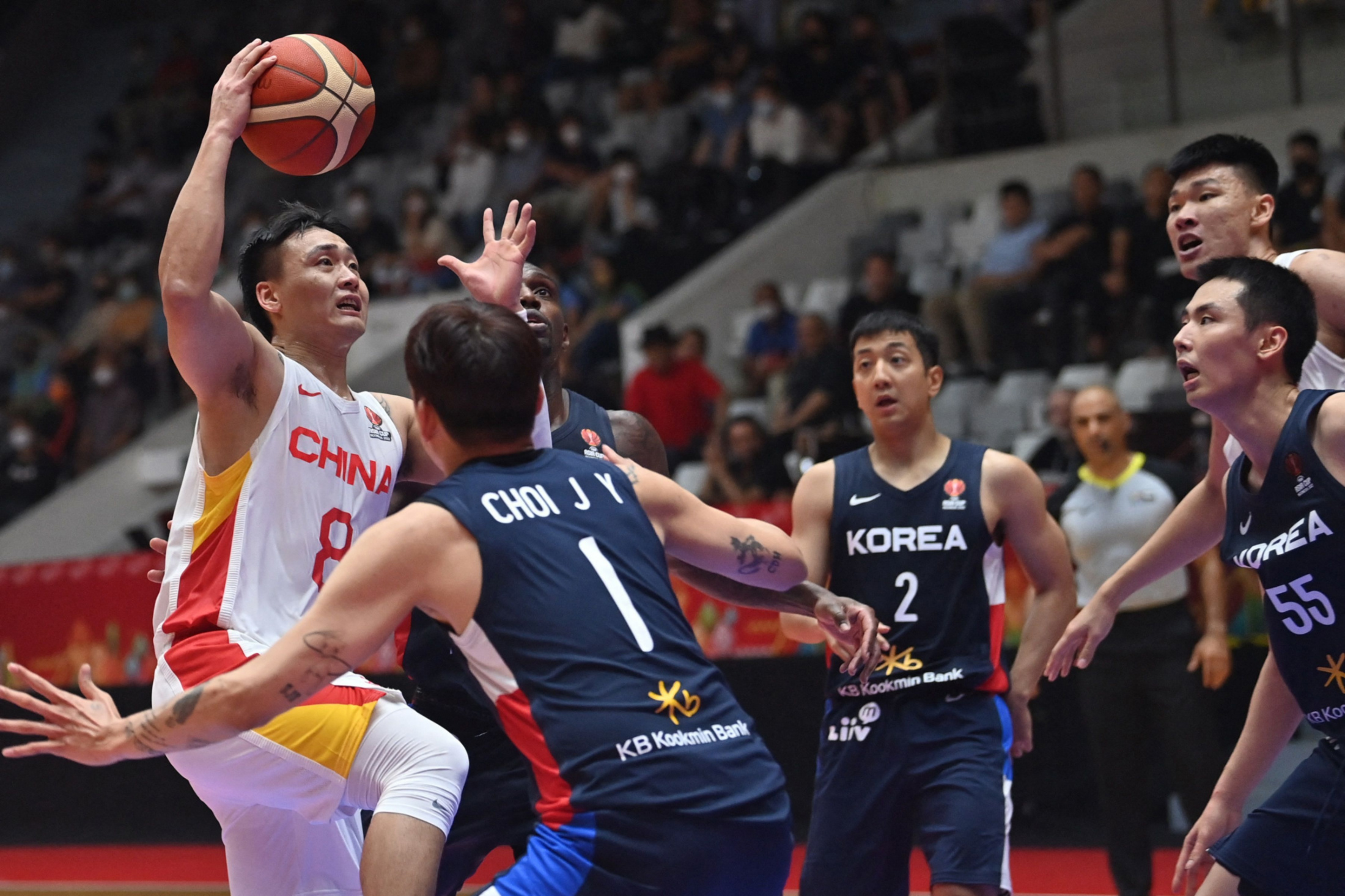 菲律宾男篮横扫澳大利亚男篮，威斯布鲁克统治全场