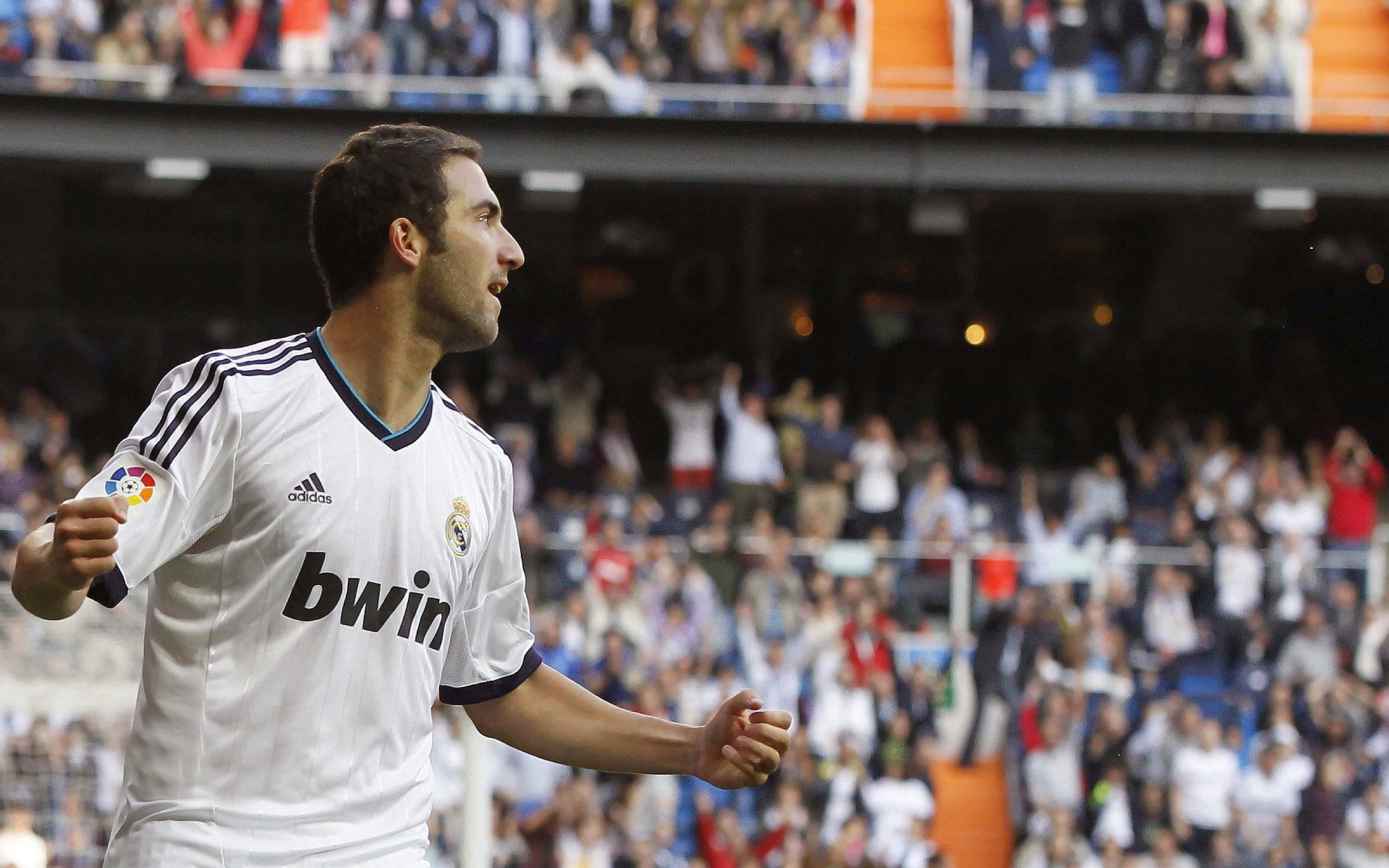 橙色闪电撕裂钢铁防线，加克波如何用一脚弧线，为德国与乌克兰的百年足球对话写下新注脚